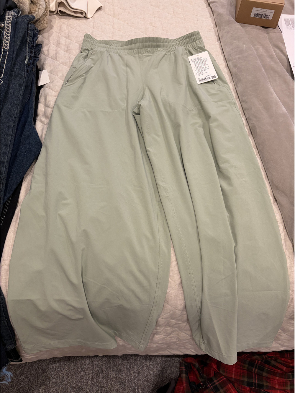 NWT Lululemon Swift Wide-Leg Mid-Rise Pant size 10